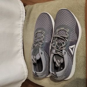 Men's Astroride run fire Reebok, 10, Gray/ White.